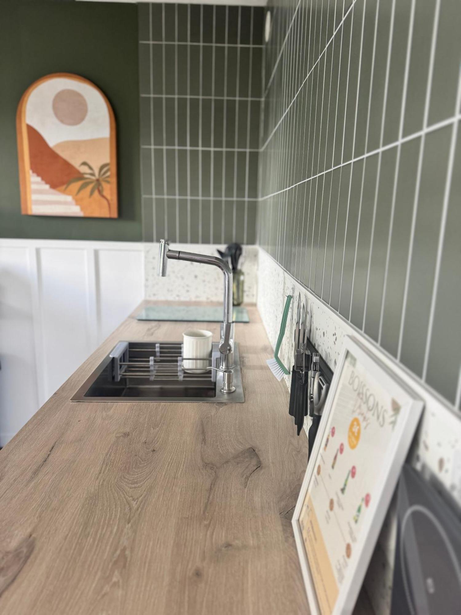 Studio La Petite Oasis- Ideal Couple - Calme - Balcon Sud - Lumineux - 10Min Du Centre & Plage - Proche Centre Juno Beach - Wifi Courseulles-sur-Mer Exterior photo