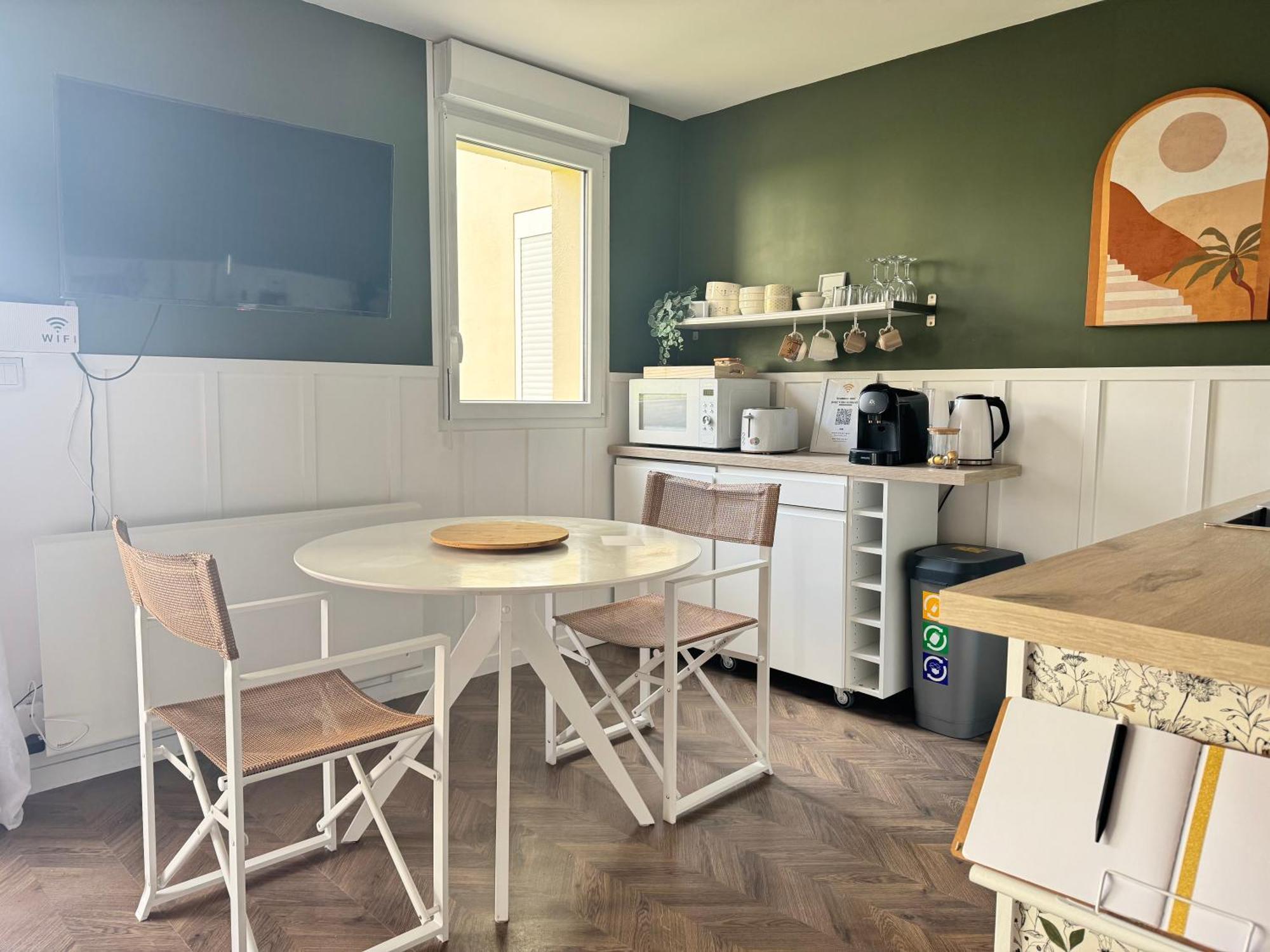 Studio La Petite Oasis- Ideal Couple - Calme - Balcon Sud - Lumineux - 10Min Du Centre & Plage - Proche Centre Juno Beach - Wifi Courseulles-sur-Mer Exterior photo
